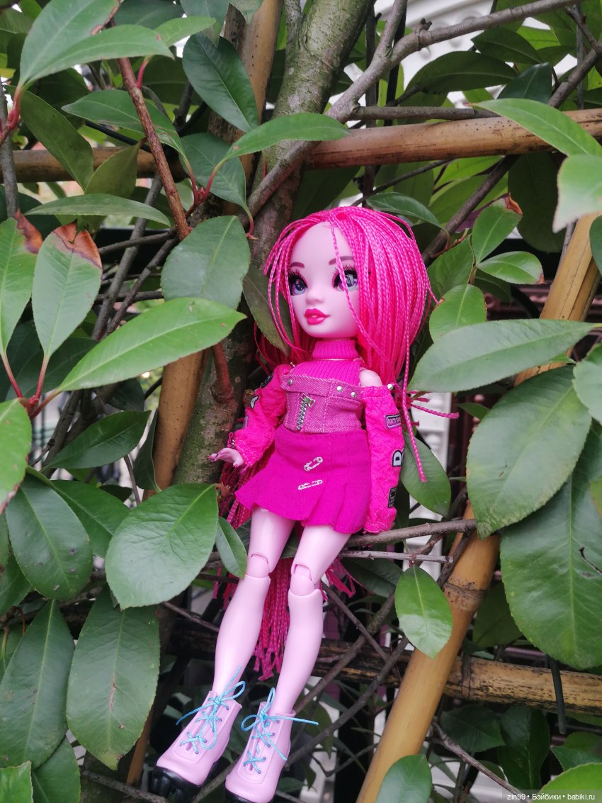 Кукла Shadow High Series 3 Pinkie