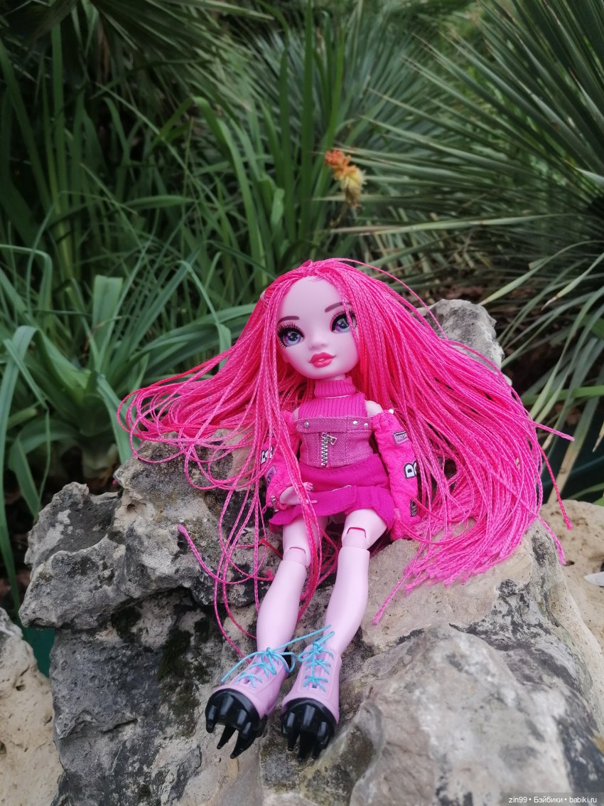 Кукла Shadow High Series 3 Pinkie