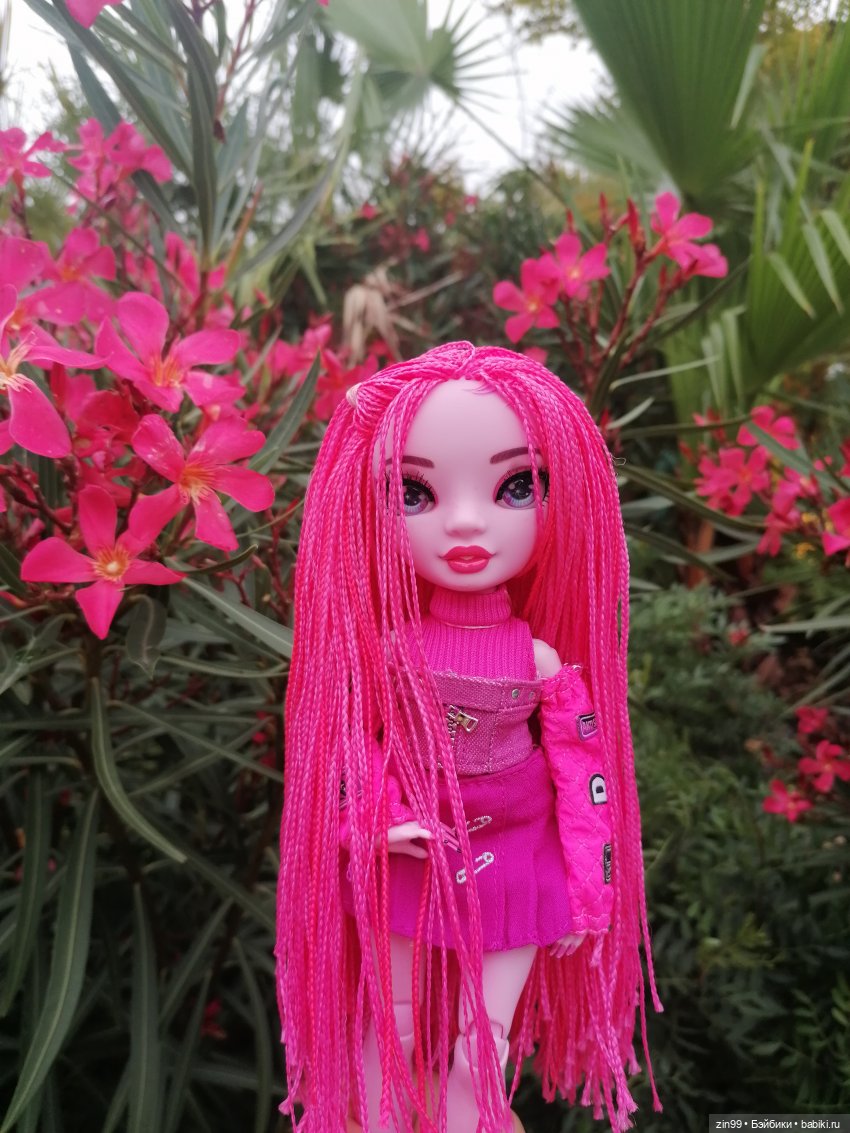 Кукла Shadow High Series 3 Pinkie