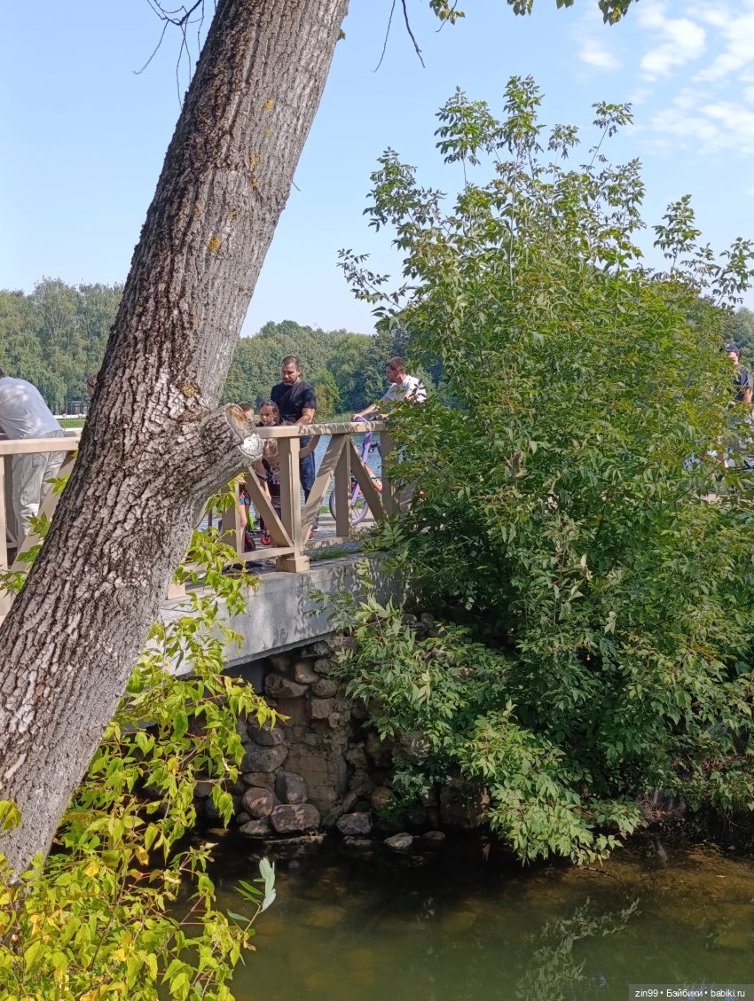 Обмен шапками в последний день лета
