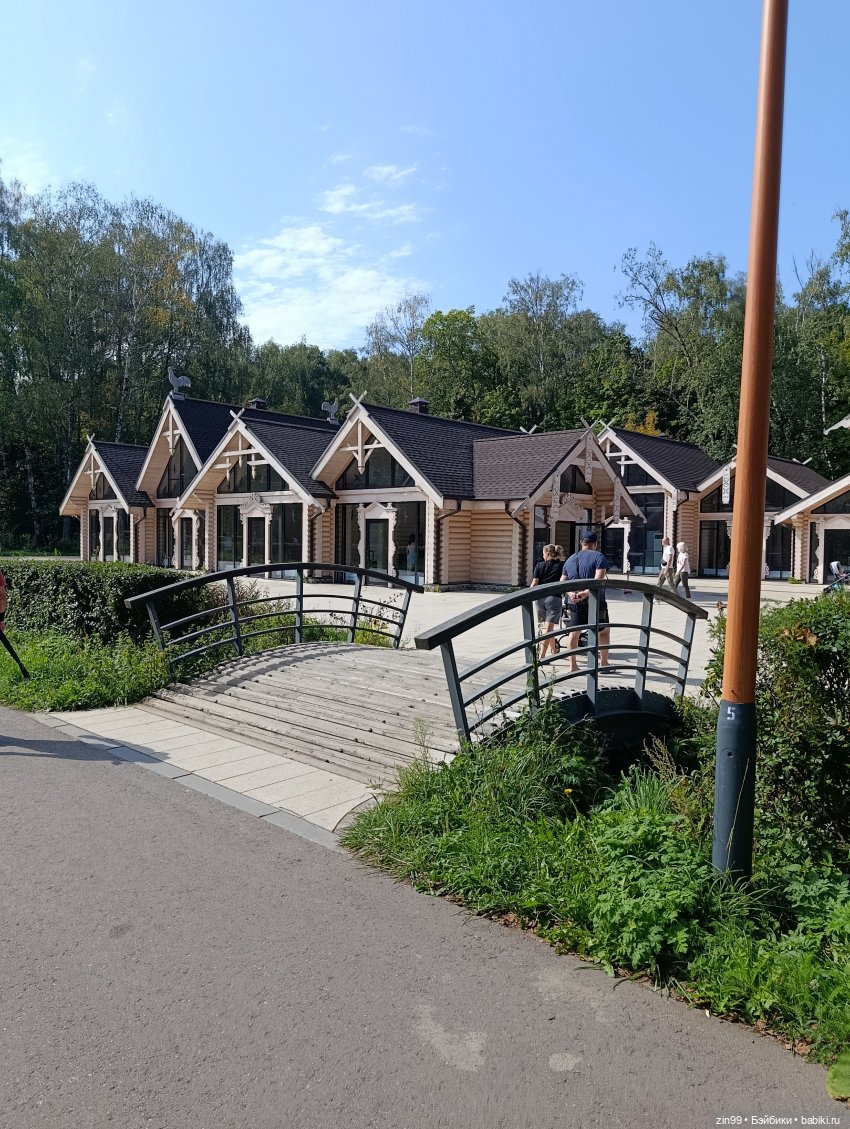 Обмен шапками в последний день лета