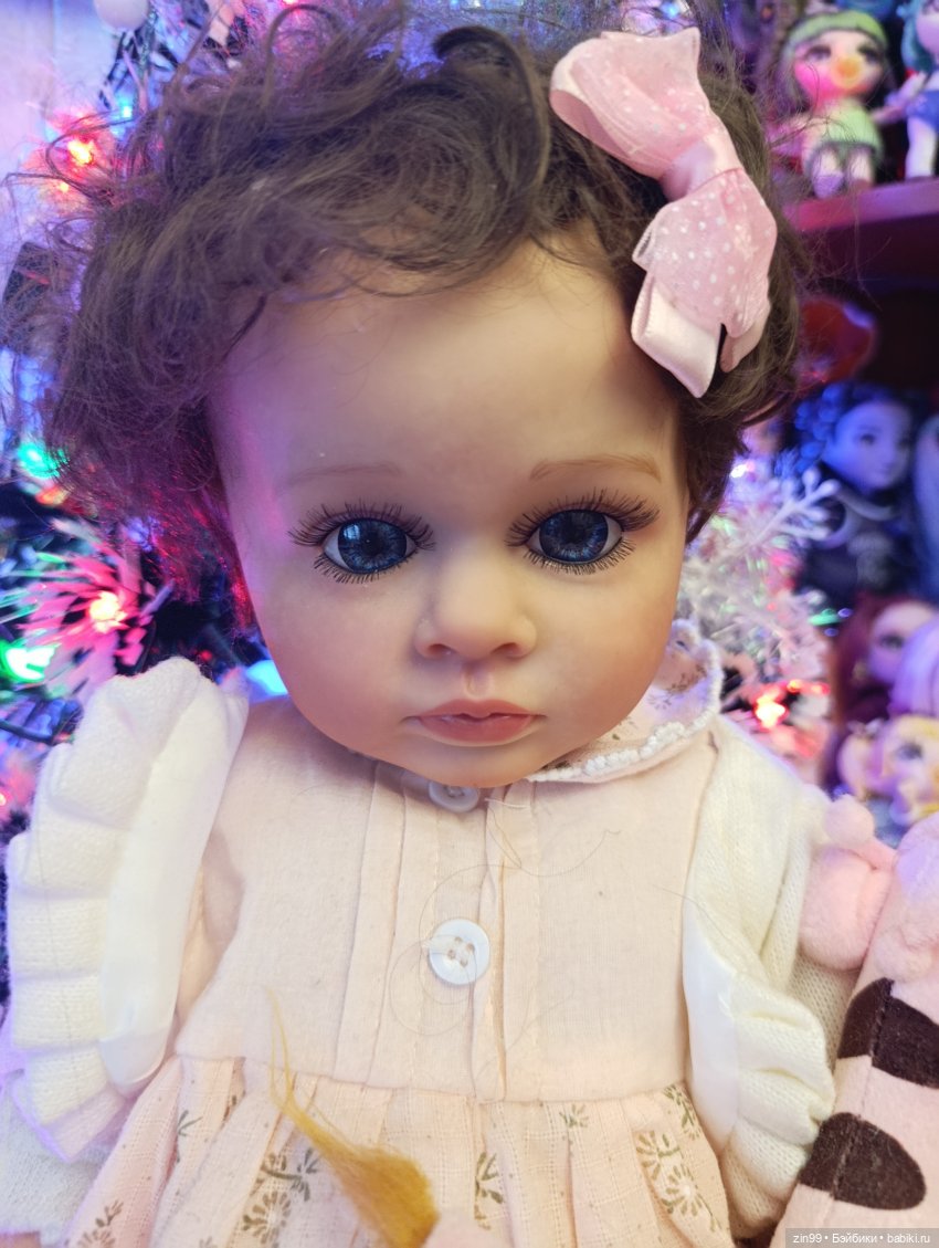 Две девочки, совершенно разные и чем то похожие