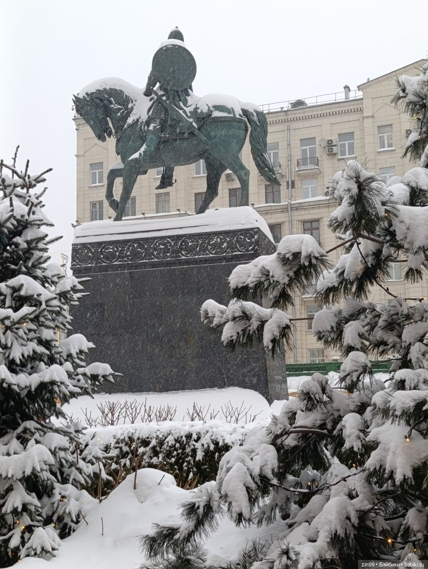Снежная прогулка по Москве