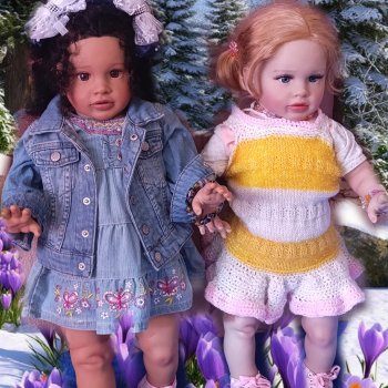 Куколки растут