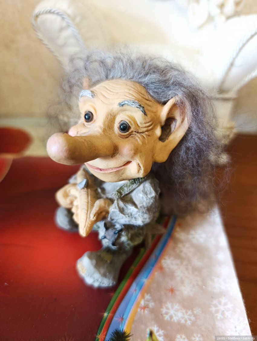 Разные фигурки- Тролли, зайчики и собачки и слон (фото 3)