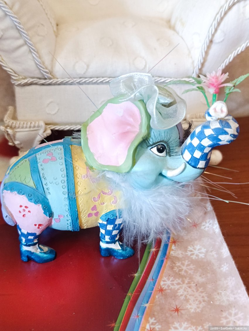 Разные фигурки- Тролли, зайчики и собачки и слон (фото 7)