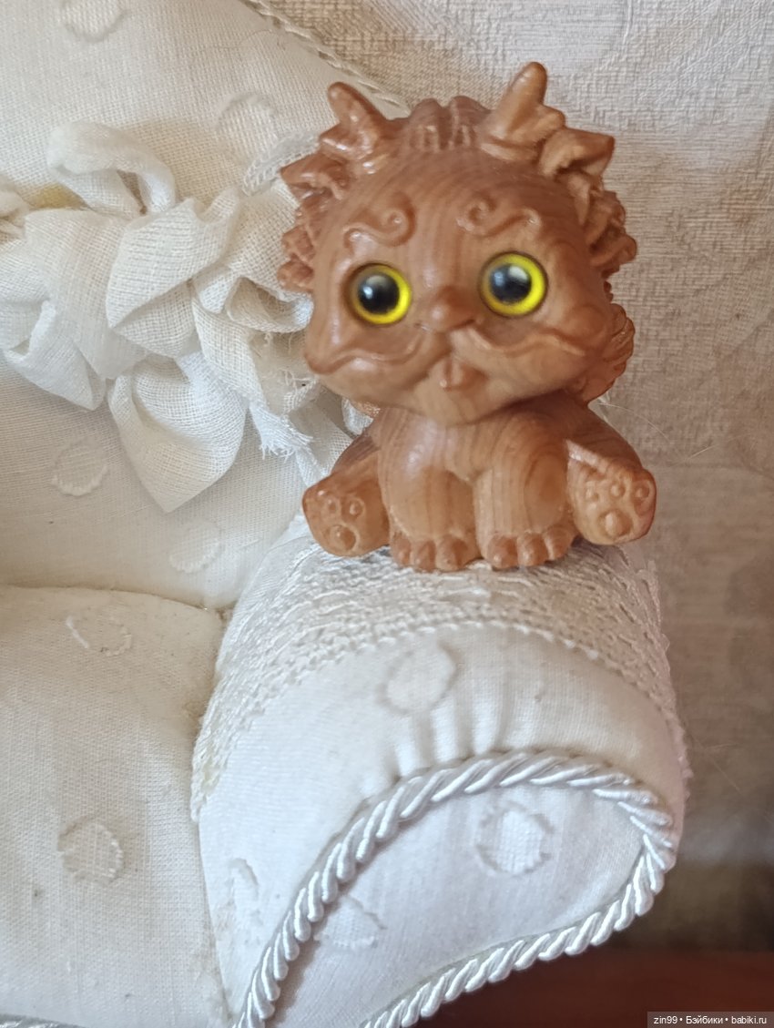 Разные фигурки- Тролли, зайчики и собачки и слон