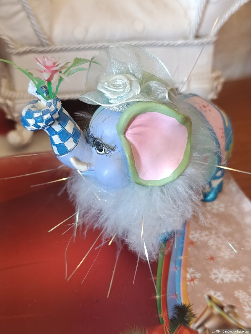 Разные фигурки- Тролли, зайчики и собачки и слон (фото 5)