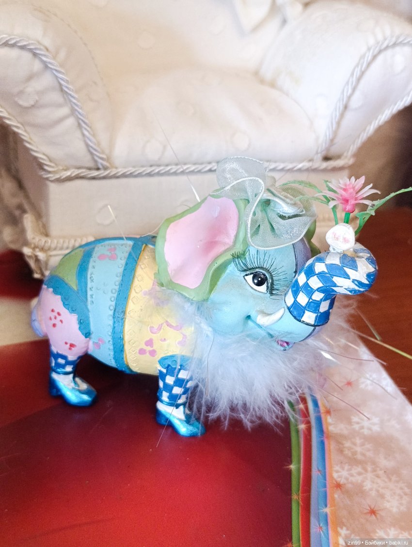 Разные фигурки- Тролли, зайчики и собачки и слон (фото 4)