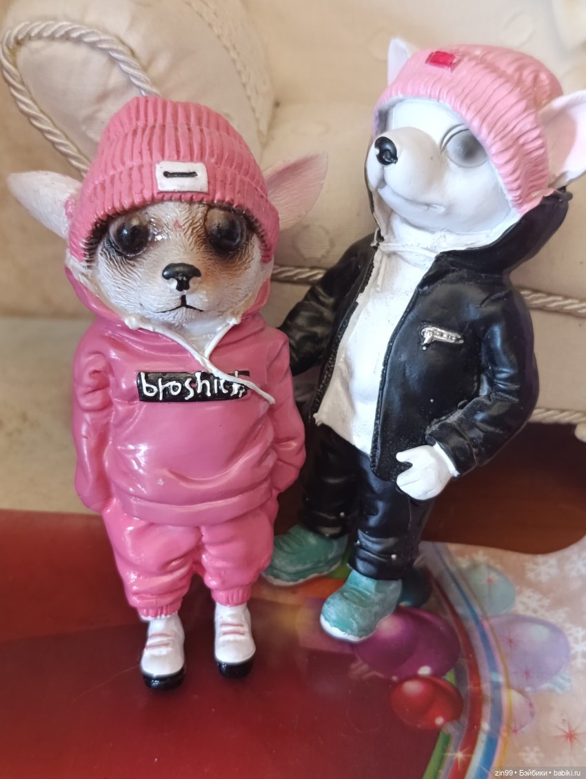 Разные фигурки- Тролли, зайчики и собачки и слон