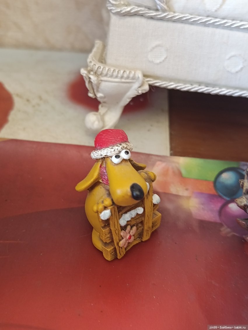 Разные фигурки- Тролли, зайчики и собачки и слон