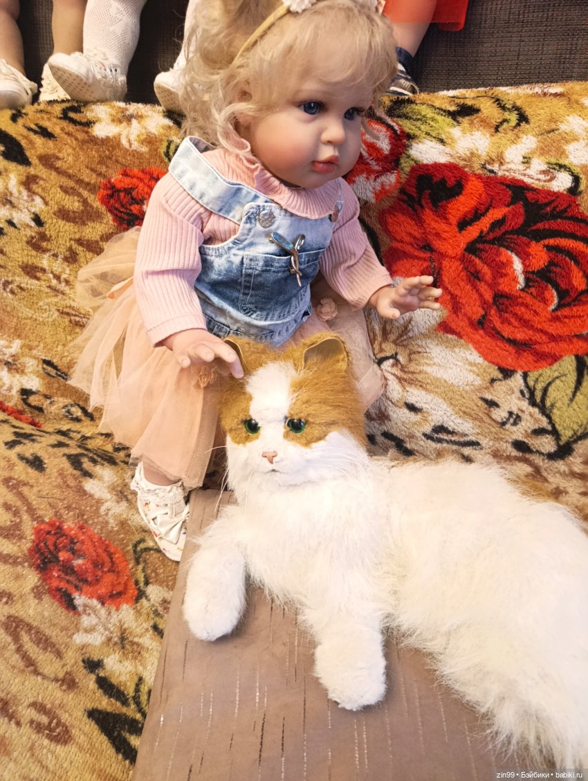 А три куклы лучше, чем две