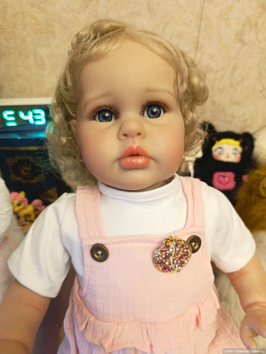 А три куклы лучше, чем две