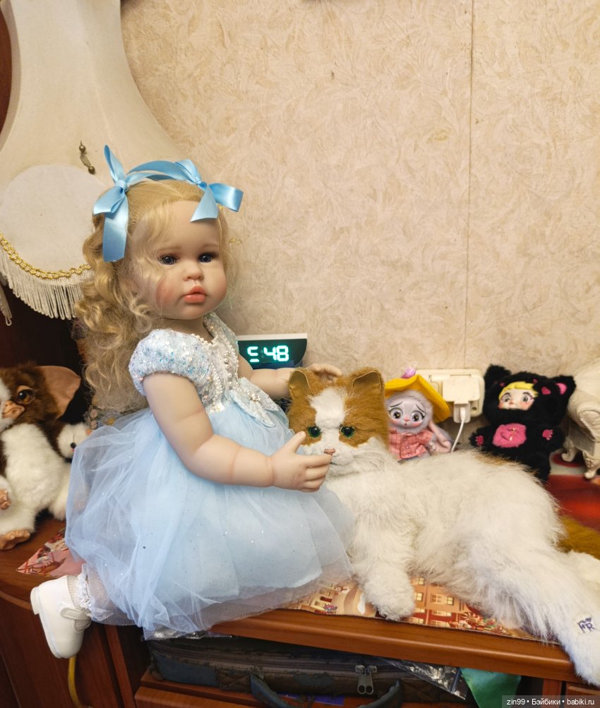 А три куклы лучше, чем две