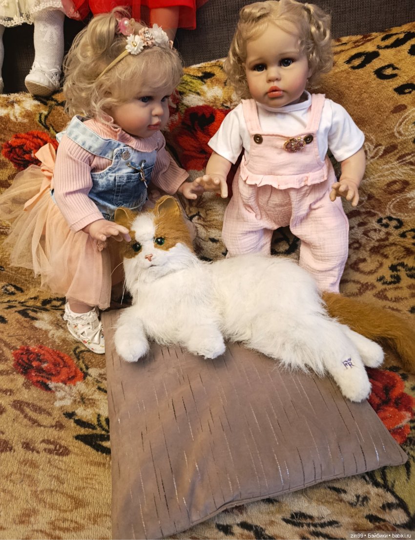 А три куклы лучше, чем две