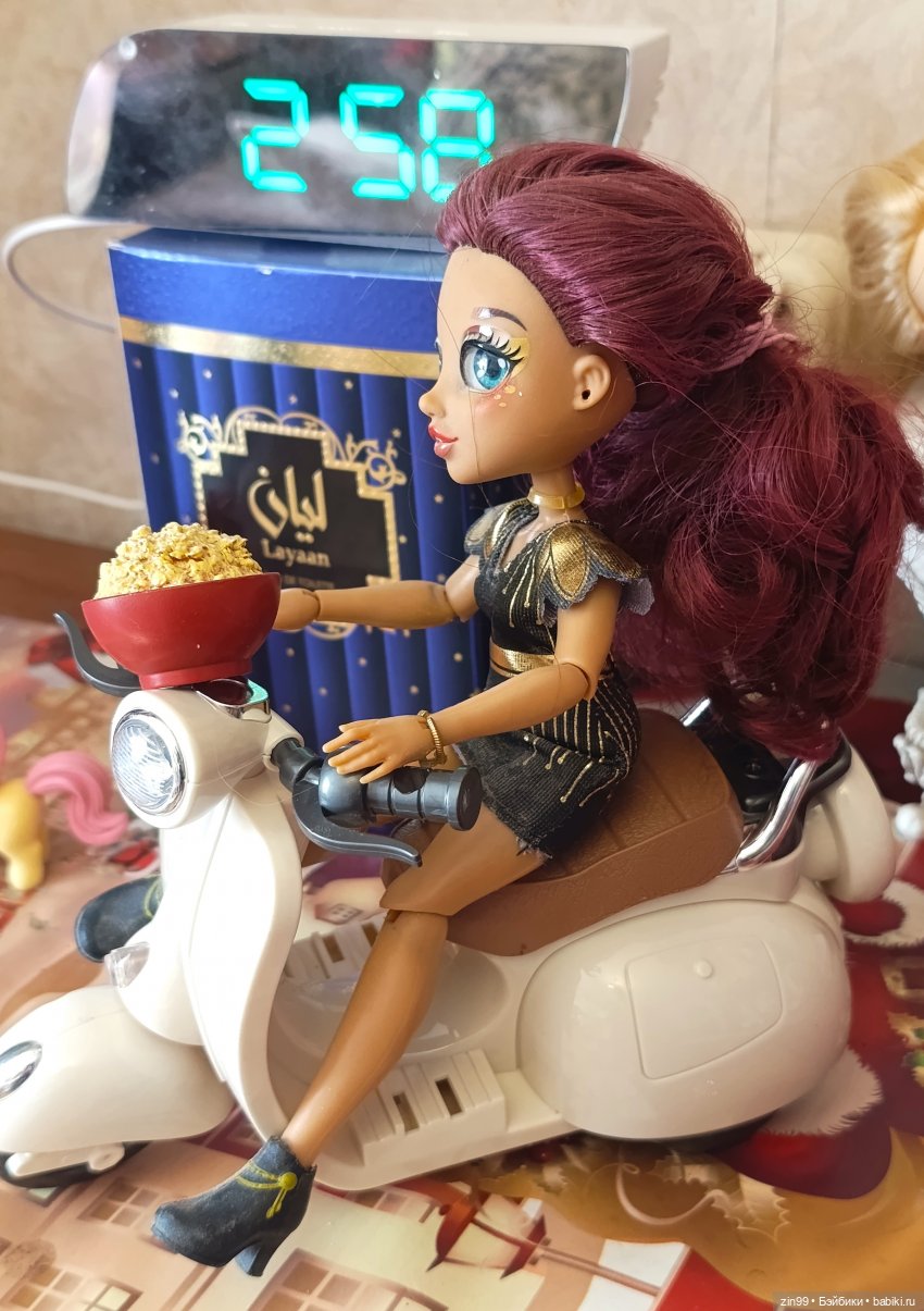 Мотоцикл и девочки — Коллекции игровых кукол (Playline): фото полок (фото 4)