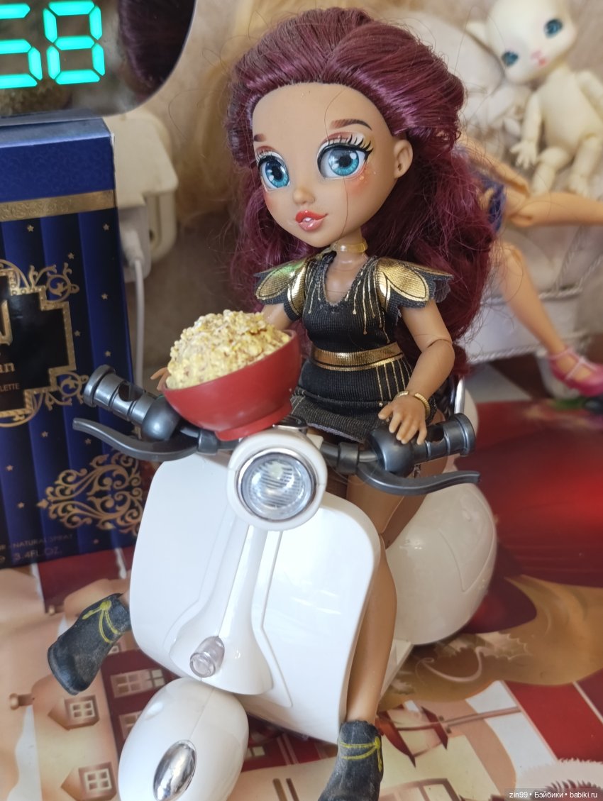 Мотоцикл и девочки — Коллекции игровых кукол (Playline): фото полок (фото 3)