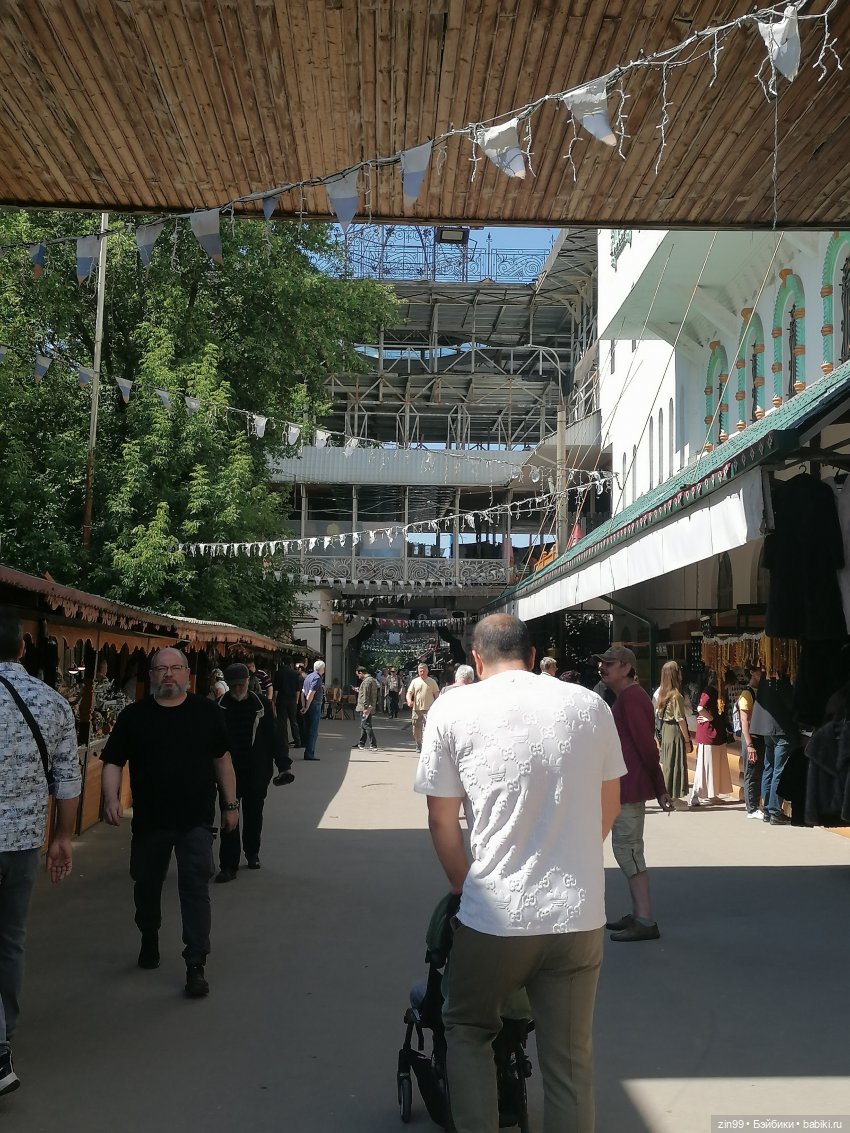 Вернисаж и барахолка в Измайлове