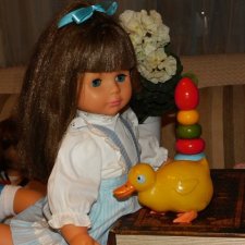 Красивая и длинноволосая, немецкая кукла Gotz .