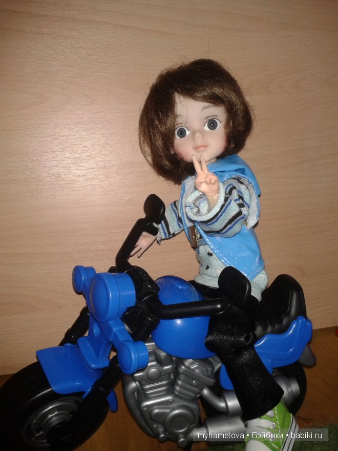 Наши куклы и их транспорт (фото 6)