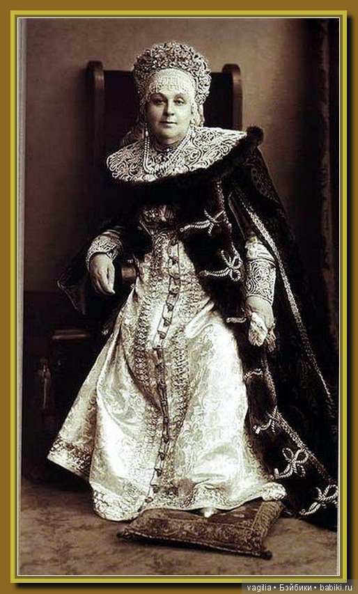 Идеи для одежды с национальным колоритом (фото 9)