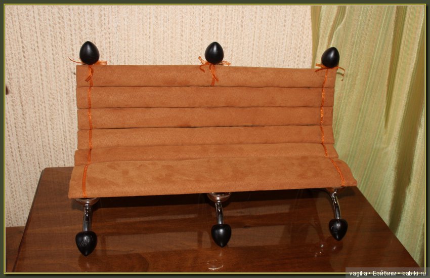 Диванчик из люстры — Мебель для кукол и домиков: фото (фото 10)