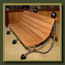 Вдогонку к диванчику