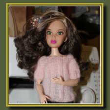 Моника сменила причёску