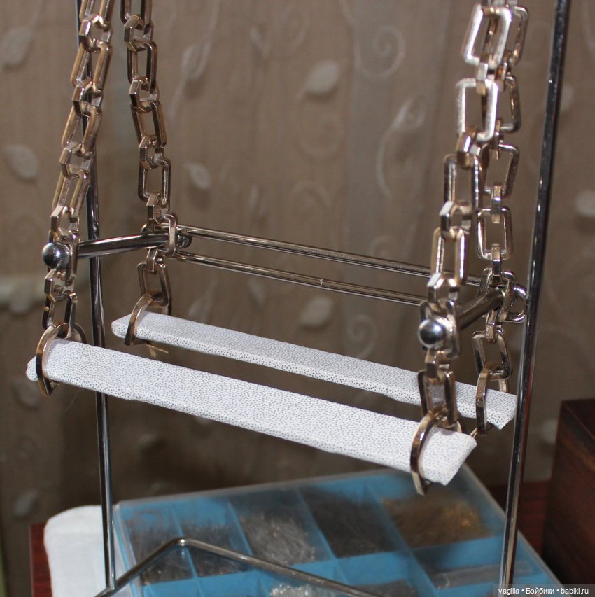 Качели для ведьмочек — Аксессуары для кукол своими руками: идеи (фото 3)