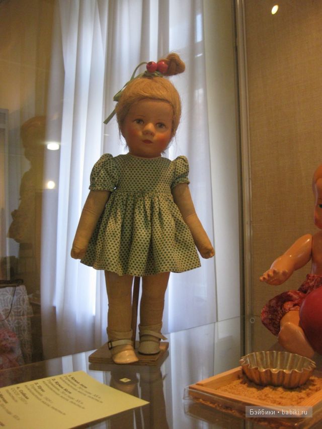Выставка История в куклах