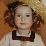 Нежная Алиса  - любительница цветов