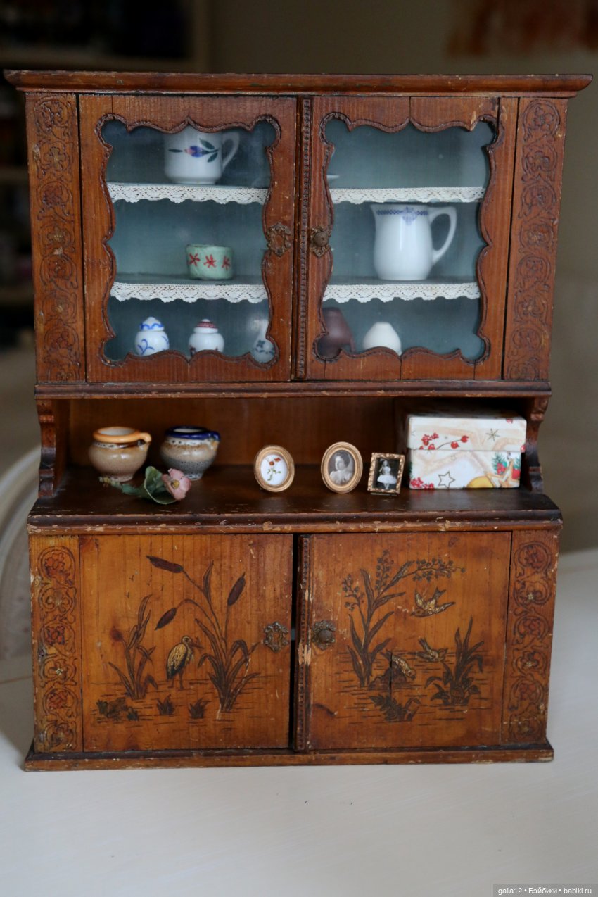 Антикварный шкаф-буфет невиданной красоты
