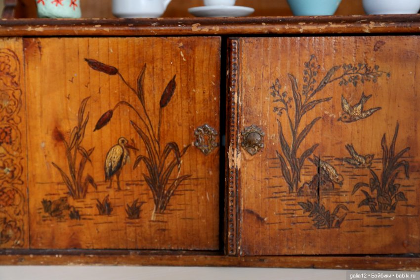 Антикварный шкаф-буфет невиданной красоты