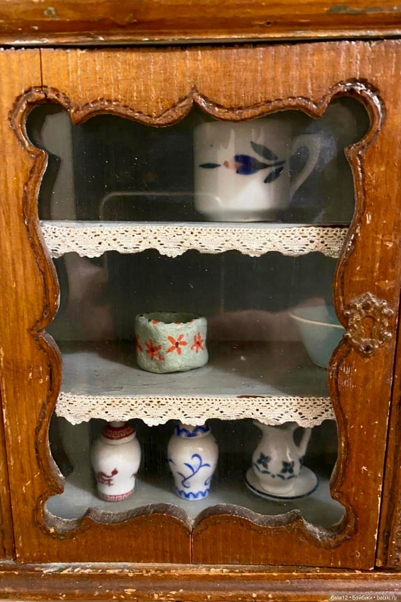 Антикварный шкаф-буфет невиданной красоты