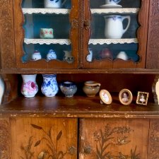 Антикварный шкаф-буфет невиданной красоты
