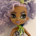 Кукла Бэшли с гребешком-косточкой от Mattel.