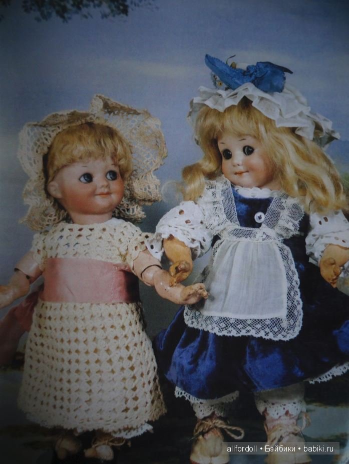 Антикварные куклы в тематических фотографиях