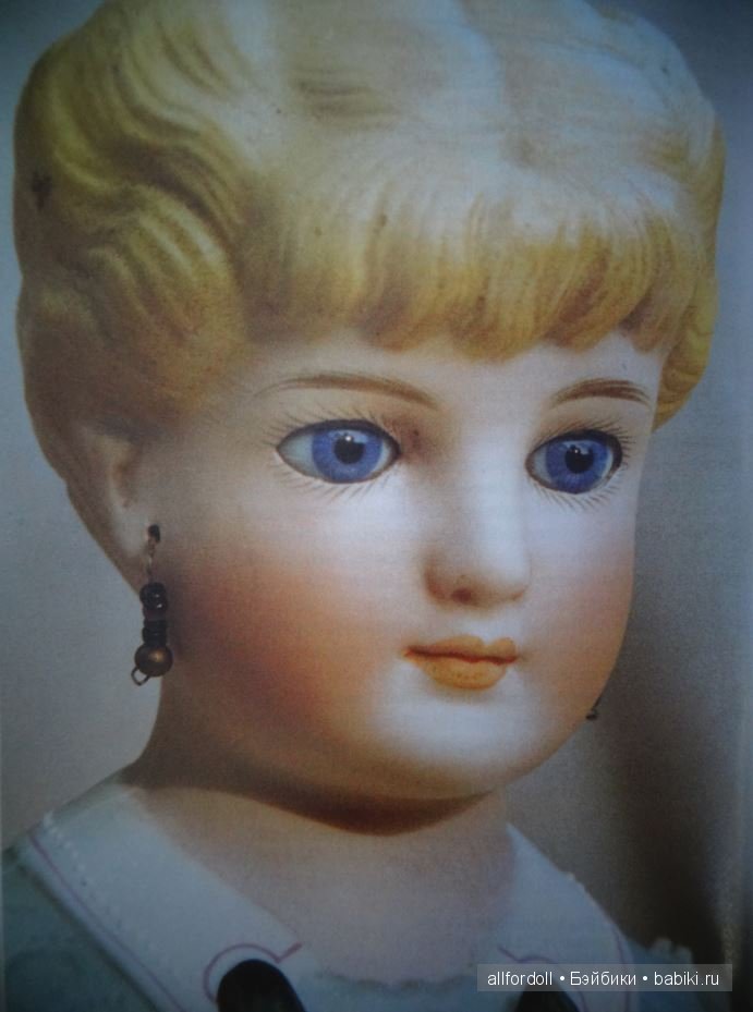 Антикварные куклы в тематических фотографиях