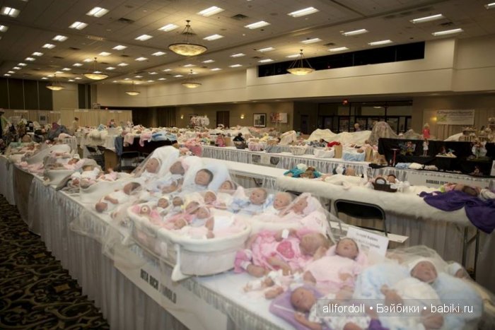 Cuddle Therapy или лечение Кукольными объятьями... Linda Shannon и Кукольный госпиталь (Doll Hospital)