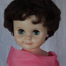 Брюнеточка от Uneeda Doll Company - 1975 год