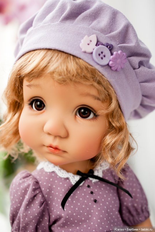 Большая кукла - маленькая девочка Мае