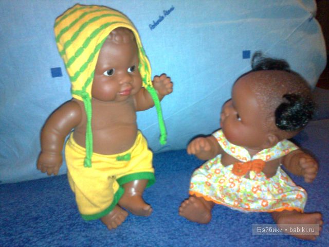 Барик ну очень любит пошалить, а Мишель наблюдает за ним Барик ну очень любит пошалить, а Мишель наблюдает за ним