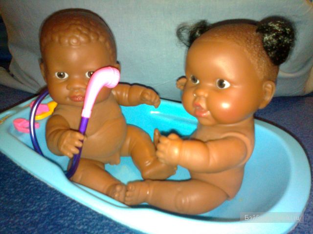 ...поливая друг друга из душа))) ...поливая друг друга из душа)))