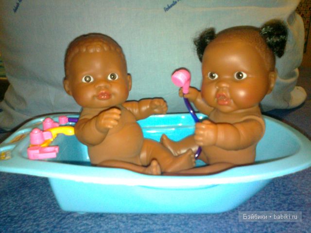 А потом они плескались в ванной... А потом они плескались в ванной...