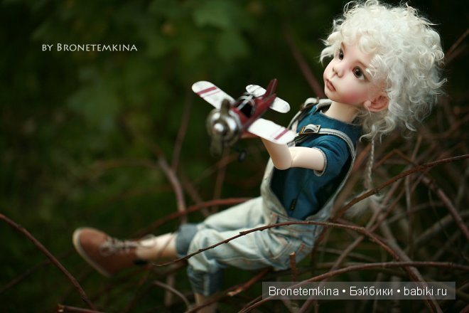 Maurice, Kaye Wiggs, Bronetemkina