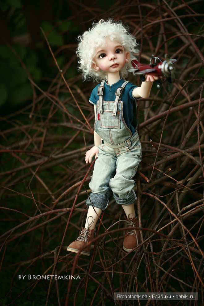 Maurice, Kaye Wiggs, Bronetemkina