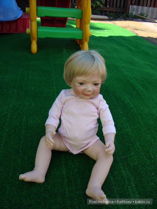 Ясельная группа на прогулке