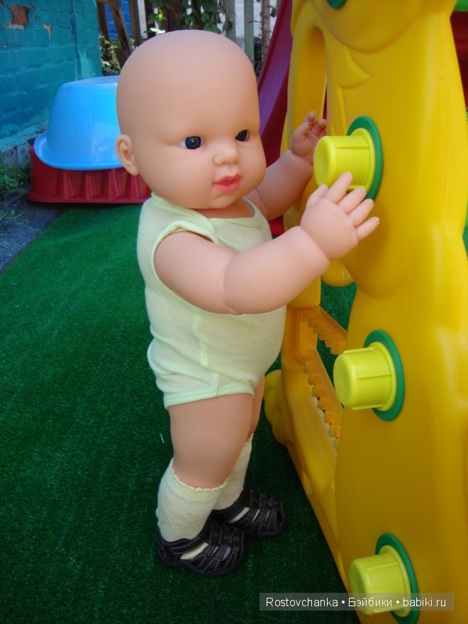 Ясельная группа на прогулке (фото 7)