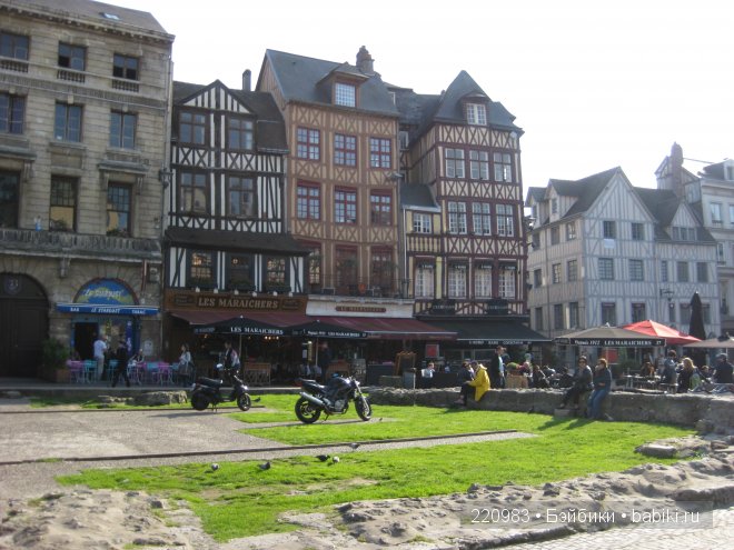 Ушастик во Франции (Real Puki Soso ) и Я в попутчиках