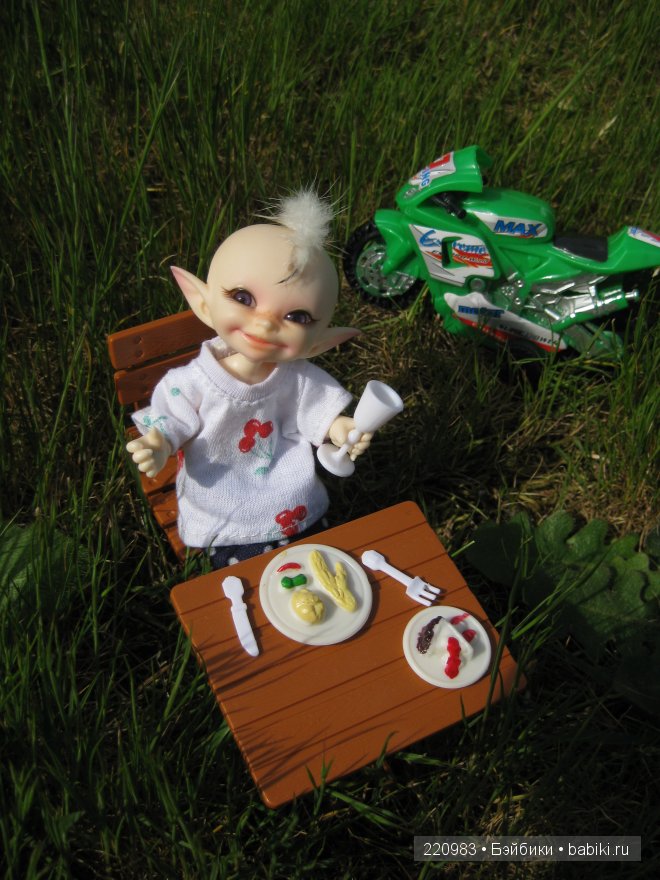 Ушастик во Франции (Real Puki Soso ) и Я в попутчиках